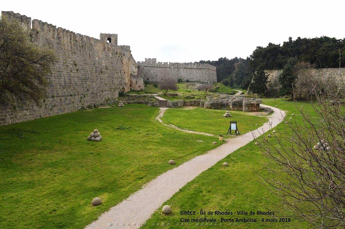104- Citadelle medievale.JPG